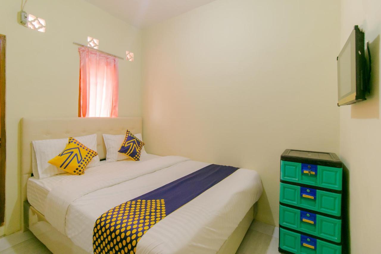 Ayu Homestay Syariah Сукабуми Экстерьер фото