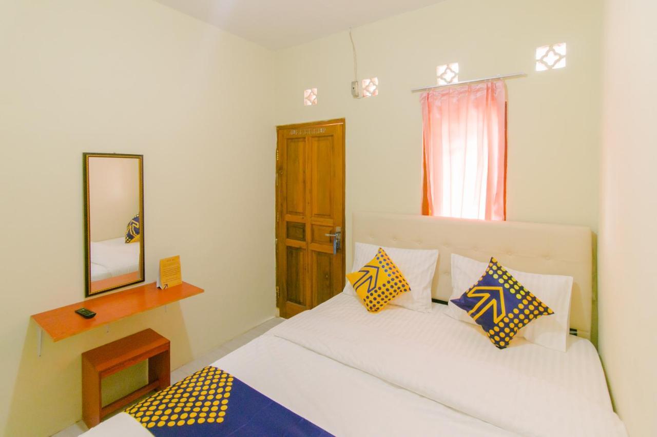 Ayu Homestay Syariah Сукабуми Экстерьер фото