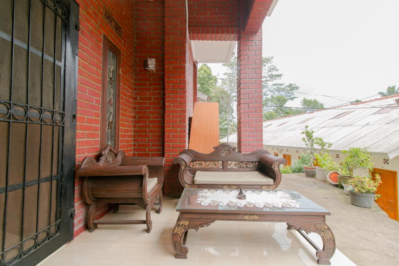 Ayu Homestay Syariah Сукабуми Экстерьер фото